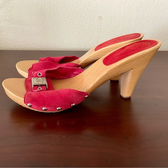 CHANEL suede mule sandal - Picture 6 of 9